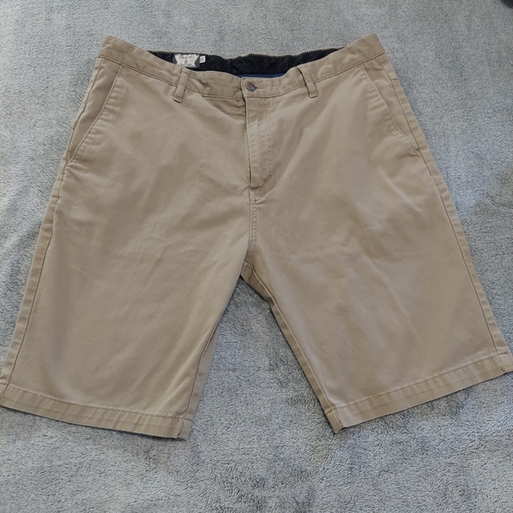 Volcom Khaki Shorts - Picture 8 of 8